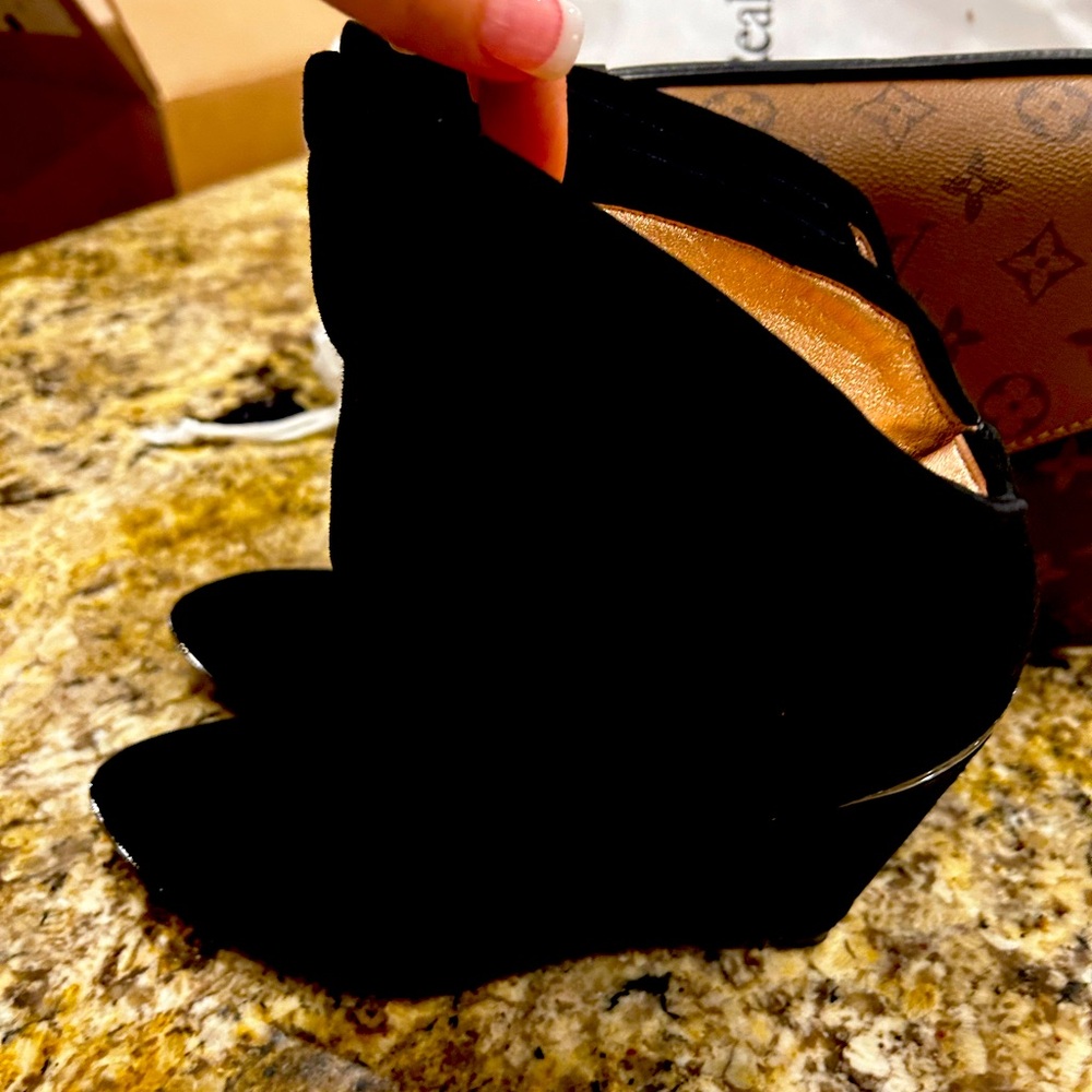 Belle by Sigerson Morrison black suede leather ankle boots, size 7 US.